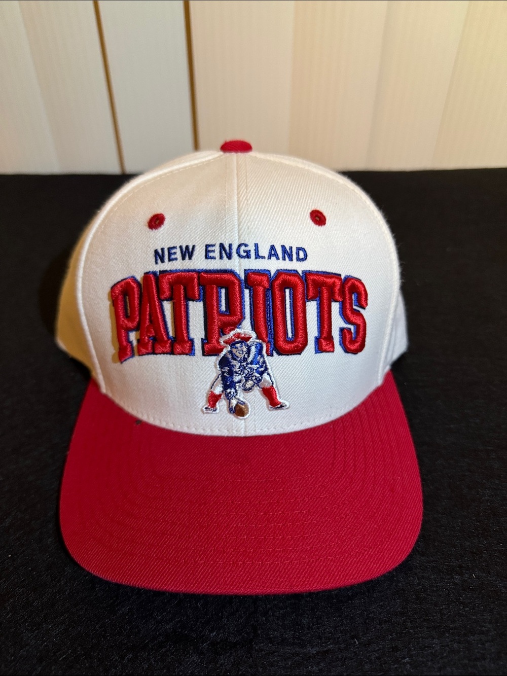 Mitchell & Ness White and Red New England Patriots Snapback